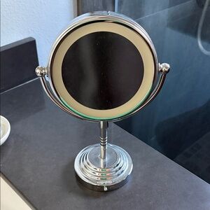 Conair Wireless Magnifying 2 Sided Mirror Light Battery Operated XLNT for Travel